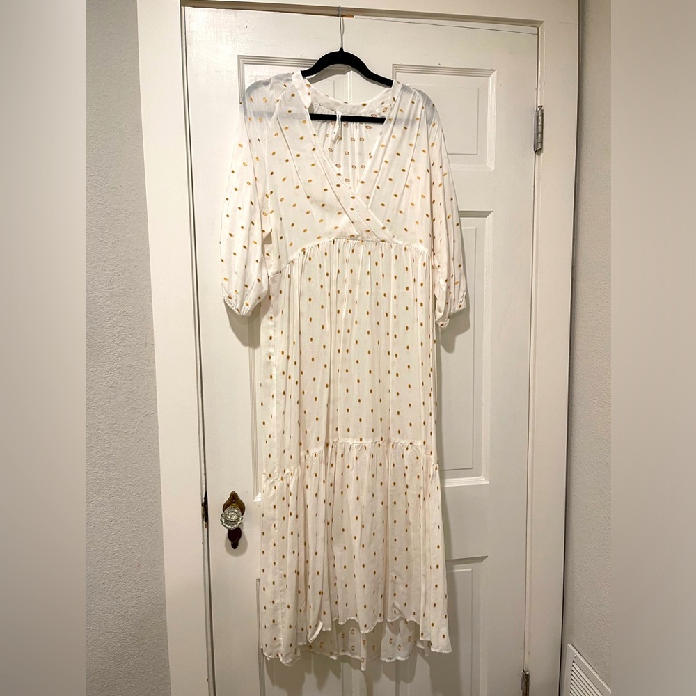 Anthropologie dress 
Medium 
White with gold polka dots